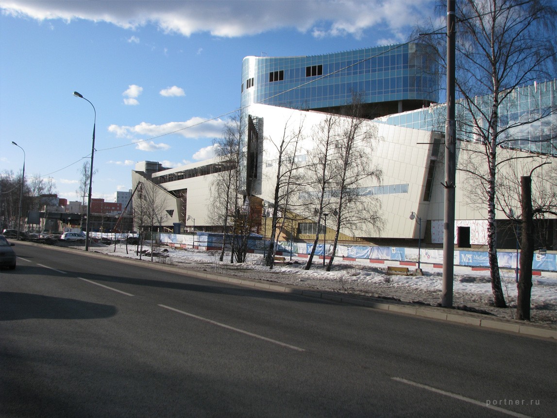 Shopping centre "Parus"